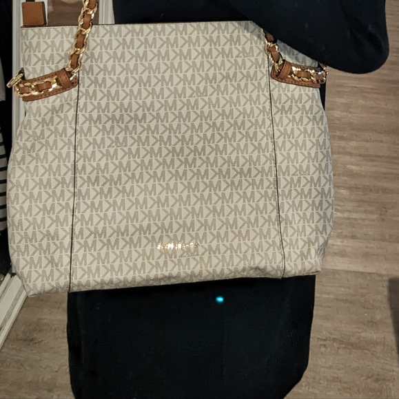 Michael Kors 2 strap purse - Picture 4 of 4